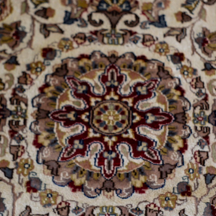 Arrant Luxury Silk-Floral Design (Persian Pattern)