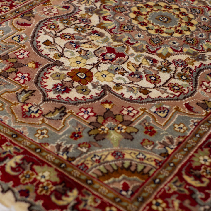 Arrant Luxury Silk-Floral Design (Persian Pattern)